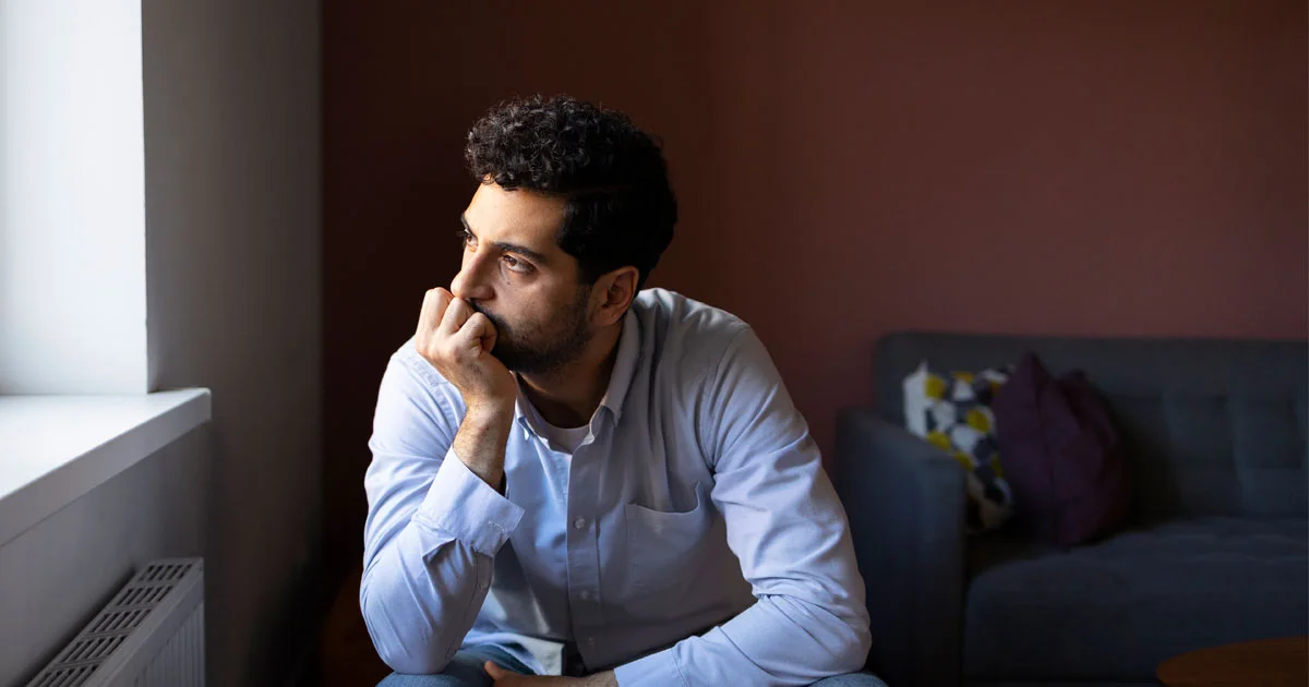 اكسر دائرة التفكير الزائد: كيف توقف عقلك عن التخريب الذاتي